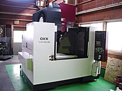立型マシニングセンター VM5�V (OKK)